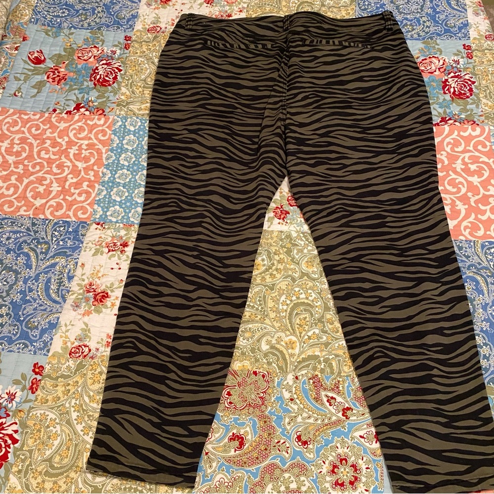 Lane Bryant Animal Stripe Jegging Pant - Picture 3 of 12